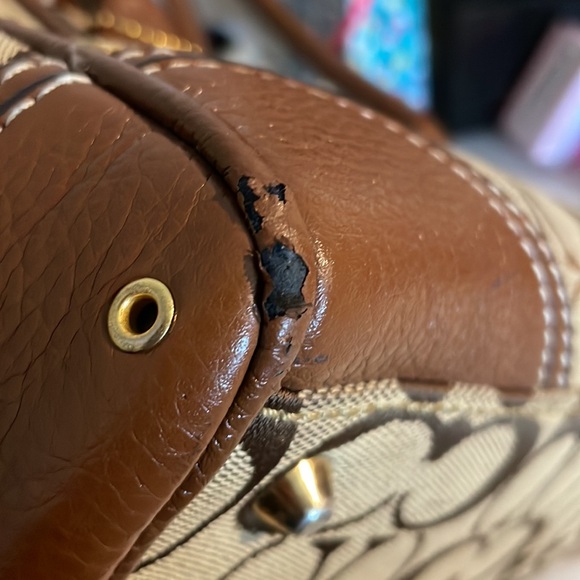 Sold! Coach Vintage Hampton Purse - Picture 16 of 17